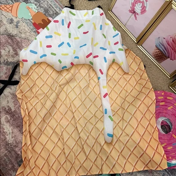 Ice Cream Party Decor Set with Gold Frames - Picture 4 of 4